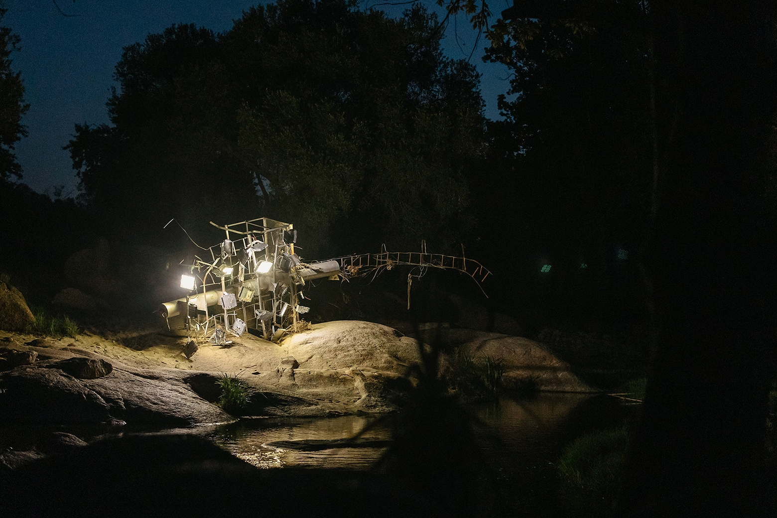 https://abrideswardt.com/files/gimgs/th-81_Abri de Swardt, Flood Light (2024), Installation view Spier Light Art new.jpg